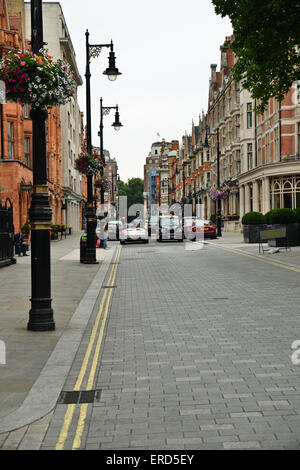 Strada in Mayfair London Regno Unito Foto Stock