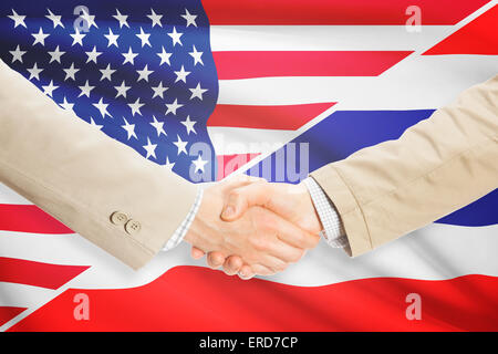 Imprenditori stringono le mani - Stati Uniti e della Tailandia Foto Stock