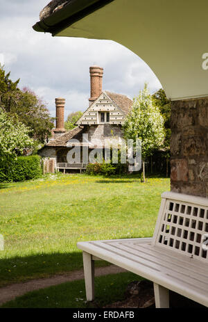 Vine Cottage Blaise Borgo - uno stile pittoresco gruppo di nove cottages intorno un verde progettato da John Nash nel XIX C Foto Stock