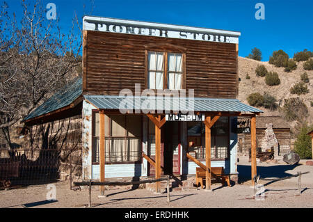Negozio Pioneer Museum di cloruro, semi-città fantasma su Geronimo Trail, Nuovo Messico, STATI UNITI D'AMERICA Foto Stock