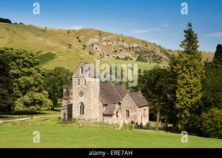 Regno Unito, Inghilterra, Staffordshire, Ilam village, la Chiesa della Santa Croce, il luogo di sepoltura di San Sassone Bertram Foto Stock