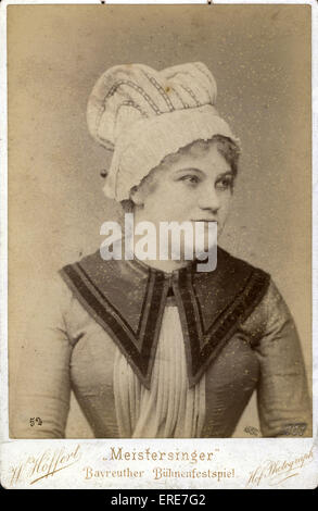 Gisela Staudigl in costume in 'Die Meistersinger von Nürnberg' / 'l'Mastersingers di Norimberga" di Richard Wagner. Armadietto Foto Stock