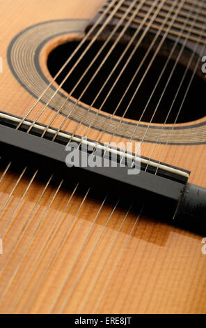 Bandurria, 12 string mandolino spagnolo fatta da Vicente Tomas. Close-up di dettaglio Foto Stock