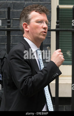 A Downing Street, Londra, 2 giugno 2015. Il procuratore generale Jeremy Wright QC lascia 10 Downing Street a seguito della riunione settimanale del gabinetto. Credito: Paolo Davey/Alamy Live News Foto Stock