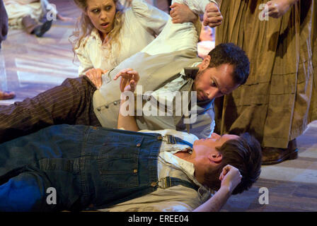 Scena dal musical "Oklahoma!' da Rogers e Hammerstein, Chichester Festival Theatre, Giugno 2009. Diretto da John Doyle. Foto Stock