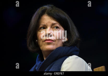 Pippa Harris produttore 'chiamare la levatrice' la discussione sul palco a Hay Festival 2015 Foto Stock