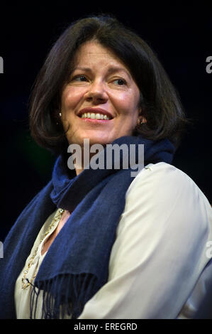 Pippa Harris produttore 'chiamare la levatrice' la discussione sul palco a Hay Festival 2015 Foto Stock