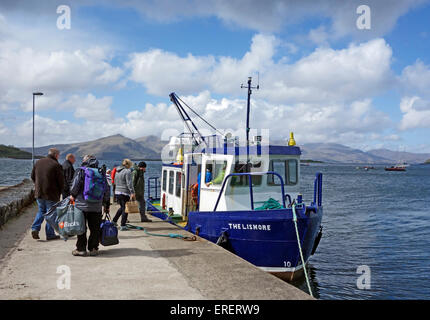 Il Lismore traghetto a Port Appin a nord di Oban in Argyle & Bute Scozia prendendo i passeggeri a Lismore Isola Foto Stock