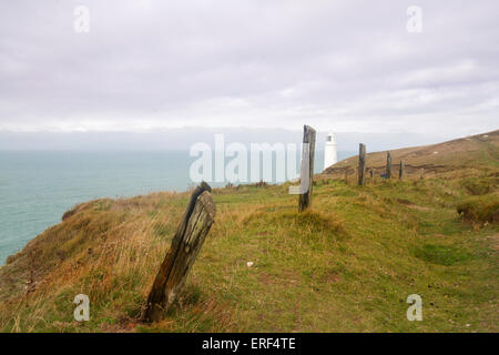 Trevose Capo Faro affacciato sull'oceano, Cornwall. Foto Stock