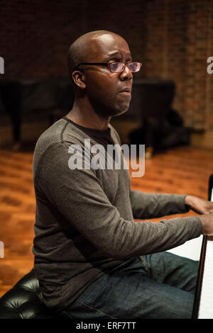 Accordati vincendo jazz pianist Robert Mitchell ripassando al Turner Sims Concert Hall di Southampton, Inghilterra. Foto Stock