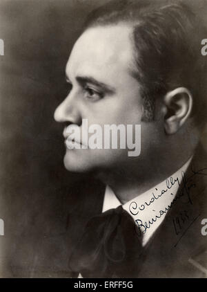 Beniamino Gigli. Foto autografate. Profilo. Tenore Italiano, 1890-1957. Foto Vincent Del Cupolo. Foto Stock