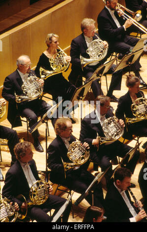 Corno francese sezione orchestrale - London Philharmonic Orchestra Royal Festival Hall di Londra - 1999 Foto Stock