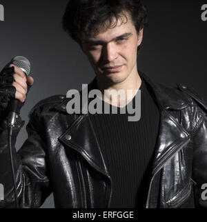 Febbraio 21, 2014 - il cantante Rock urlando sul microfono © Igor Golovniov/ZUMA filo/ZUMAPRESS.com/Alamy Live News Foto Stock