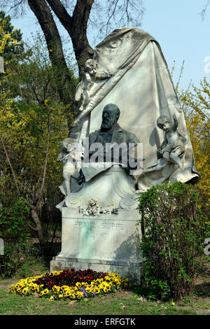 Franz Suppe - La tomba del compositore austriaco e il conduttore nel Zentralfriedhof (cimitero centrale), Vienna, Austria. 18 Aprile Foto Stock