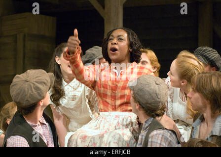 Giugno è Bustin' Out Tutto, scena dalla giostra da Richard Rodgers & Oscar Hammerstein, Chichester Festival Theatre, Giugno 2006 Foto Stock