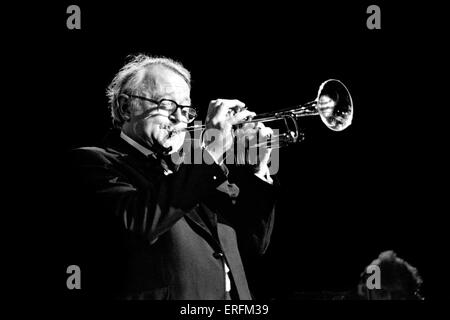 Humphrey Lyttleton - ritratto della British musicista jazz di eseguire presso la Royal Albert Hall nel 1981. 23 Maggio 1921 - 25 Aprile Foto Stock