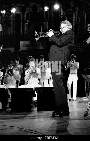 Humphrey Lyttleton - ritratto della British musicista jazz di eseguire presso la Royal Albert Hall nel 1981. 23 Maggio 1921 - 25 Aprile Foto Stock