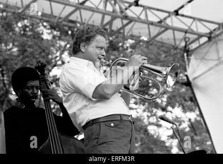 Red Rodney - ritratto della American trombettista jazz suonare con ira Sullivan al 1981 Capital Radio Jazz Festival in Foto Stock