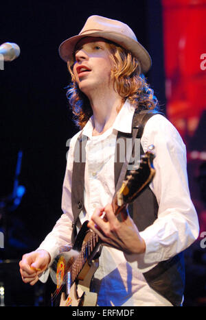 Beck - American cantante, compositore e musicista di eseguire presso la Somerset House, Londra, Regno Unito, 2 settembre 2006. Nato Bek David Foto Stock