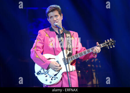 Chris Isaak - ritratto della cantante e cantautore di eseguire all'Hammersmith Apollo, Londra, UK, 20 aprile 2007. b. Il 26 giugno 1956. Foto Stock