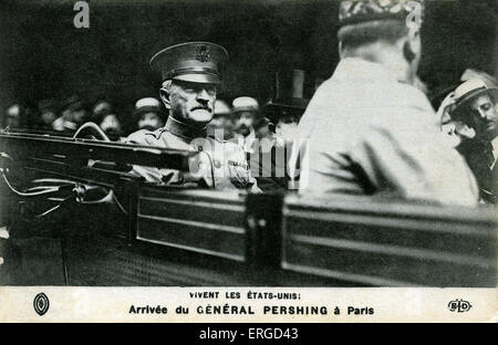 Generale Pershing 's arival in Parigi, 4 luglio 1917. Segna la American entrata in WW1 a fianco degli alleati. Didascalia: Foto Stock