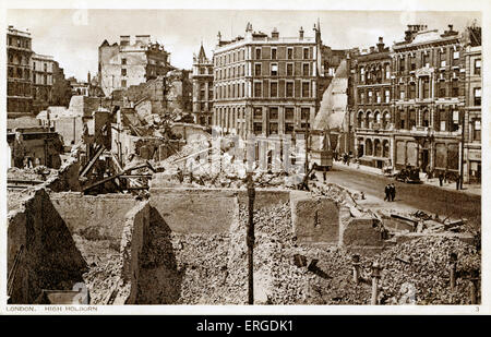 Danni di guerra a Londra: High Holborn. Vista di High Holborn che mostra i danni causati dai bombardamenti tedeschi durante la Seconda Mondo Foto Stock