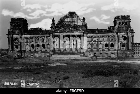 Il palazzo del Reichstag di Berlino, Germania. Sede del parlamento tedesco. Danneggiata da un incendio il 27 febbraio 1933 e da incursioni aeree durante il WW2. Foto Stock