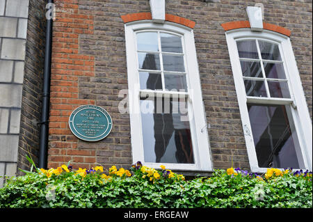 Una peste commemorativa di Jessie Matthews OBE (1907 - 1981), una commedia musicale star dello stadio e film, Londra, Inghilterra. Foto Stock