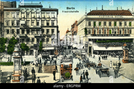 Friedrichstraße Berlino, Germania. Inizio del XX secolo la street view. Cavallo di carretti e open top autobus passano attraverso la trafficata Foto Stock