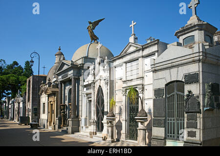 Riga di mausolei del cimitero di Recoleta Buenos Aires Argentina Foto Stock