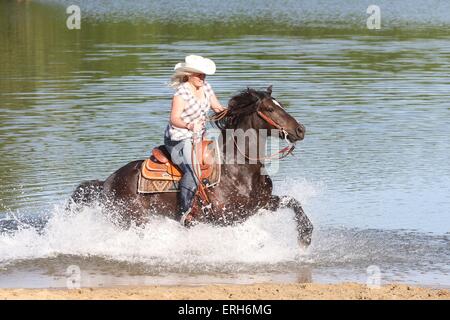 La donna corse Welsh-Cob Foto Stock