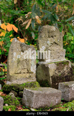 Statue Jizou al Santuario Tenguyama al vertice di Mt Tenguyama, Otaru, Hokkaido, Giappone. Foto Stock