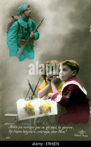 Scrittura di lettere. Ragazzo e ragazza scrivere lettera al padre / soldato nella guerra mondiale I. colorate a mano di una fotografia. Sailor vestito. Foto Stock