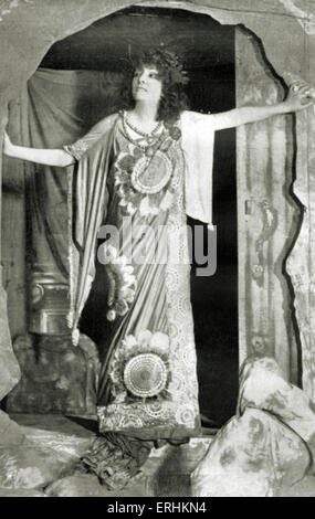 Sarah Bernhardt - ritratto della tappa francese attrice come carattere di titolo in Catulle Mendès 's giocare 'Médée'. 23 Ottobre 1844 - Foto Stock