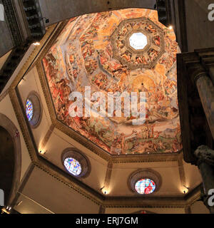 Affresco a cupola di Giorgio Vasari e Federico Zuccari. Cattedrale di Santa Maria del Fiore, Firenze / Duomo di Firenze. Die Kuppelfresken Dom von Florenz Foto Stock