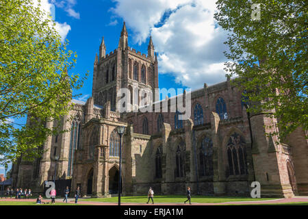 L'imponente nord ovest vista della Cattedrale di Hereford Herefordshire UK Foto Stock