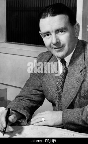 Warwickshire County Cricket Club segretario Leslie Deakins. Agust circa 1954. Foto Stock