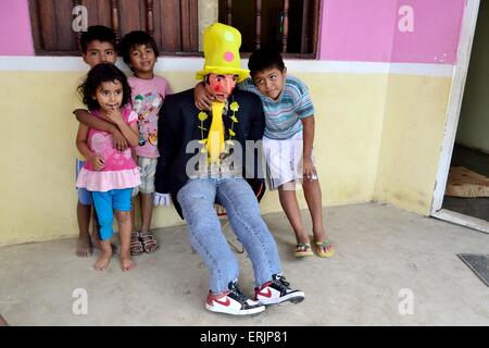 Marionette per ustioni sul cenone di capodanno con ballo - 2014 in PUERTO PIZARRO. Dipartimento di Tumbes .PERÙ Foto Stock