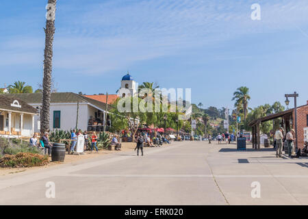 I turisti godendo di San Diego 'Old Town State Historic Park' Foto Stock