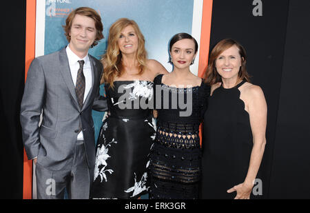 Los Angeles, California, USA. Il 3 giugno, 2015. Thomas Mann, Connie Britton, Olivia Cooke, Molly Shannon frequentando il Los Angeles Premiere di ''Me e il Cavalier Scoiattolino e il morire Girl'" tenutasi presso la Harmony Gold Theatre di Los Angeles, la California il 3 giugno 2015. 2015 Credit: D. lunga/Globe foto/ZUMA filo/Alamy Live News Foto Stock