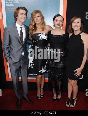 Los Angeles, CA, Stati Uniti d'America. Il 3 giugno, 2015. Thomas Mann, Connie Britton, Olivia Cooke, Molly Shannon presso gli arrivi per me ed il conte e la ragazza morente Premiere, Armonia Gold Theatre, Los Angeles, CA Giugno 3, 2015. Credito: Dee Cercone/Everett raccolta/Alamy Live News Foto Stock