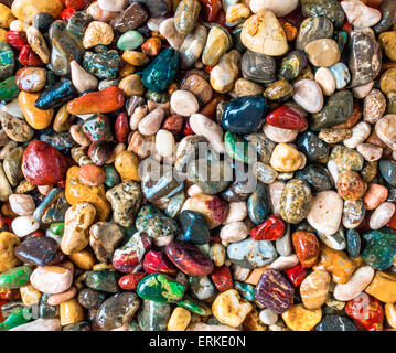 Collezione da varie materie pietre decorative e minerali con nomi isolati  su sfondo bianco Foto stock - Alamy