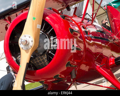 Il motore e l'elica di un Waco sport biplano,a Aerexpo 2015 aviation evento,a Sywell airfield,Northamptonshire, Gran Bretagna Foto Stock