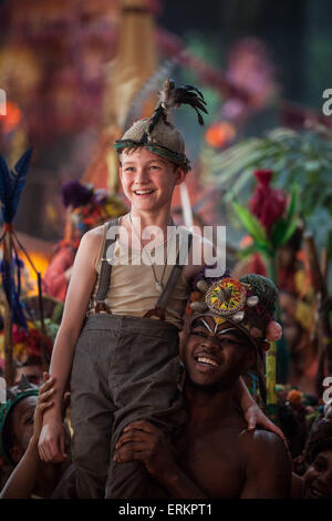 PAN (2015) LEVI MILLER JOE WRIGHT (DIR) Foto Stock