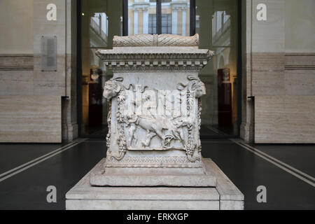 Altare dedicato a Marte e Venere. 1° C. Da Ostia Antica. Sollievo. Museo Nazionale Romano. Palazzo Massimo. Roma. L'Italia. Foto Stock