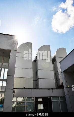 Archivio Bauhaus esterno del museo di Berlino in Germania in una giornata di sole Foto Stock