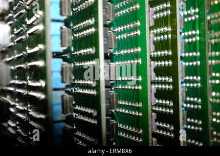 Bristol, Regno Unito. 04 Giugno, 2015. APreserved processore per computer in M museo Capannone magazzino in Bristol. Il museo ha aperto le sue porte a rivelare solo alcuni dei suoi 1,75 milioni di articoli in magazzino. Situato a Bristol il floating harbour M versato il museo è stato aperto nel 2011 e contiene reperti che esplora la vita e il lavoro in città. Credito: Jonny bianco/Alamy Live News Foto Stock