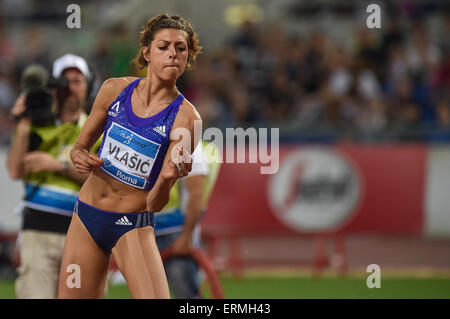 Roma, Italia. 04 Giugno, 2015. IAAF Diamond League Roma Golden Gala. Blanka Vlasic (CRO) danze per celebrare un buon salto nella Womens salto in alto Credito: Azione Sport Plus/Alamy Live News Foto Stock