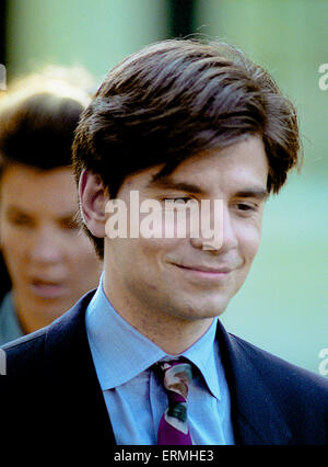 Richmond, Virginia. Stati Uniti d'America, 16 ottobre 1992. Il Clintons kick off la loro campagna finale spingere dopo l'ultimo dibattito presidenziale presso la University of Virginia. Consigliere di Clinton George Stephanopoulos al rally sui gradini della statehouse in Richmond Virginia Credit: Mark Reinstein Foto Stock