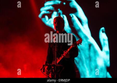 Porto, Portogallo. 04 Giugno, 2015. American rock band Interpol si esibisce dal vivo a nn. Primavera Sound tenutasi a Porto. © Diogo Baptista/Pacific Press/Alamy Live News Foto Stock